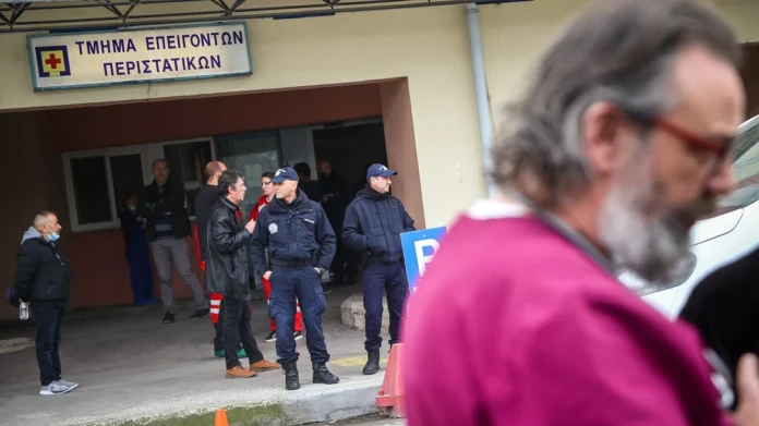 Σύγκρουση τρένων στη Λάρισα: Η λίστα με τους τραυματίες που νοσηλεύονται στα νοσοκομεία