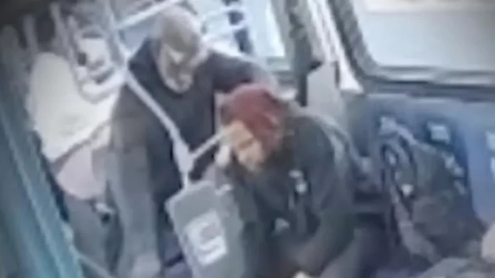 Λας Βέγκας: 59χρονος μαχαίρωσε 33 φορές επιβάτη λεωφορείου και ο οδηγός δεν έκανε τίποτα-(VIDEO)