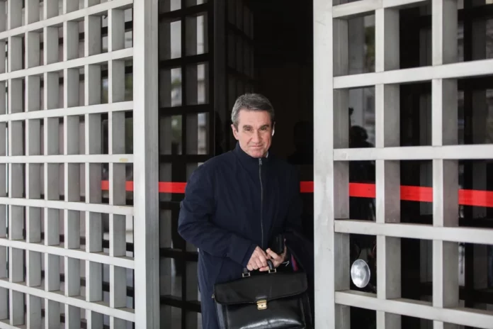 Δεκανίκι! Στήριξη του Λοβέρδου στον Καραμανλή
