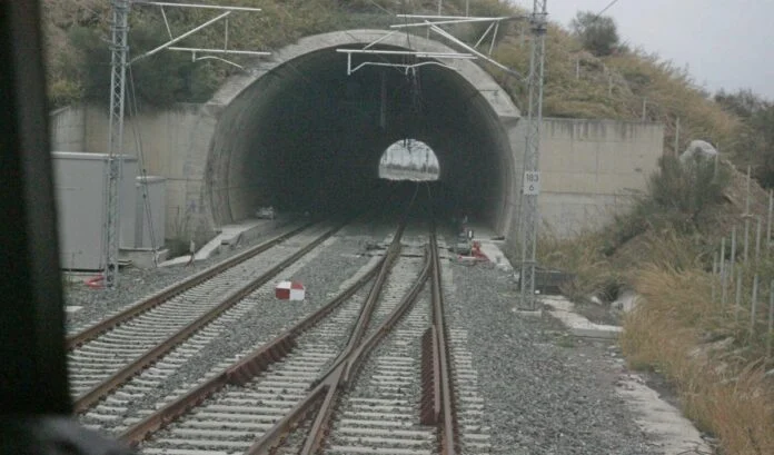 nb_tounel_sidirodromos-696x409