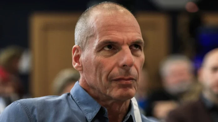 Γιάνης Βαρουφάκης: Συνελήφθη 17χρονος αναρχικός για την επίθεση στα Εξάρχεια