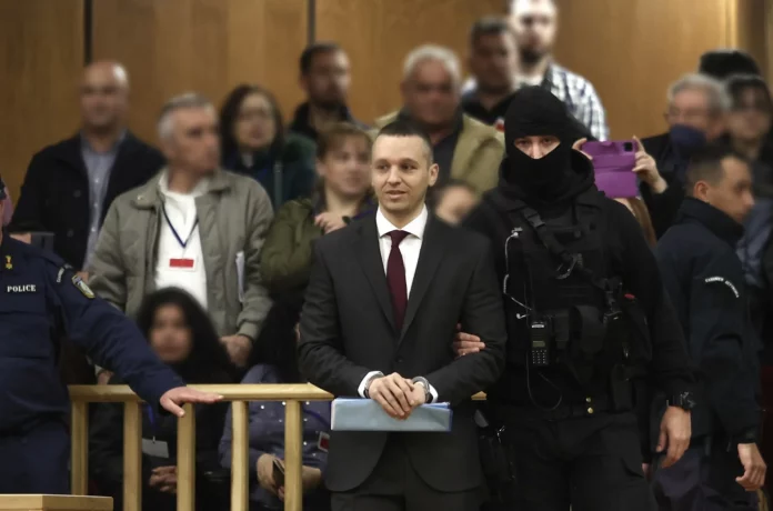 “Έλληνες – Εθνικό Κόμμα”: Με άλλον αρχηγό θα εμφανιστεί το κόμμα του Κασιδιάρη