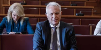 «Δεν κάναμε χάρη σε κανέναν, εφαρμόσαμε τον νόμο» απαντά ο ΟΑΕΔ Πάρου για το θέμα Ραγκούση