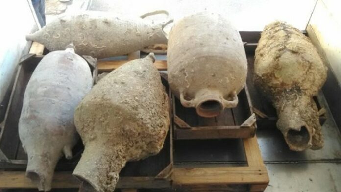 Κάλυμνος: Με αρχαίους πήλινους αμφορείς συνελήφθη 32χρονος