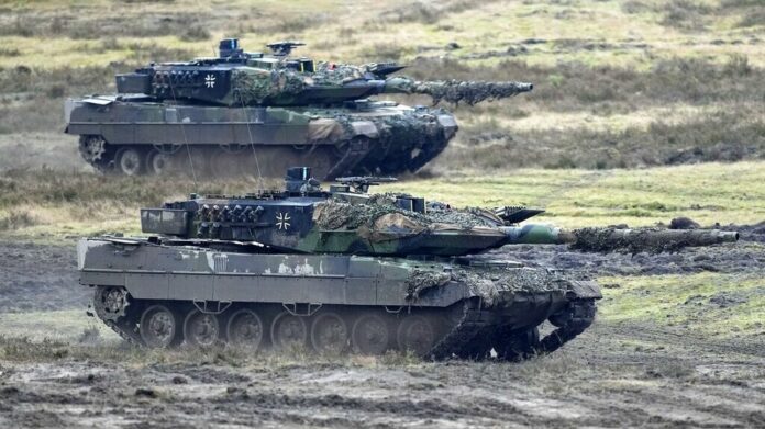 Άρχισε η μεταφορά των ισπανικών Leopard 2 στην Ουκρανία – Μεγάλα φορτία όπλων καταφθάνουν στο Κίεβο