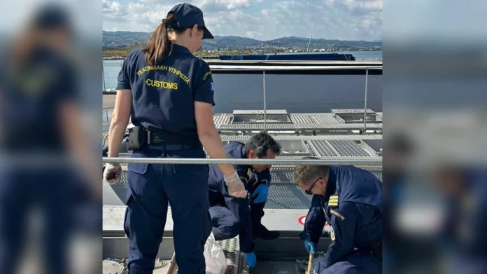 Ναρκωτικά και λαθραία τσιγάρα μπλόκαρε η ΑΑΔΕ στα τελωνεία της χώρας