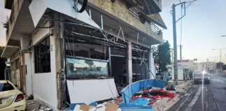 Νέο Ηράκλειο: Σοβαρές ζημιές από την έκρηξη στο κατάστημα και σε οχήματα (VIDEO)