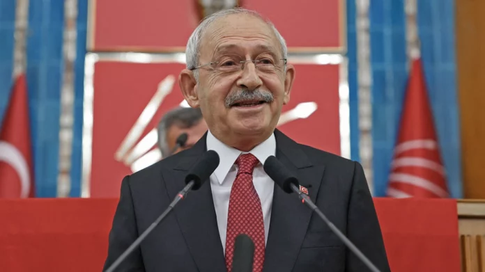 Ο Κιλιτσντάρογλου κατηγορεί τον Ερντογάν ότι συνδέει τους Κούρδους με την τρομοκρατία