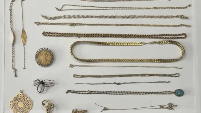 Χίος: Βρέθηκαν κοσμήματα μεγάλης αξίας που είχαν κλαπεί