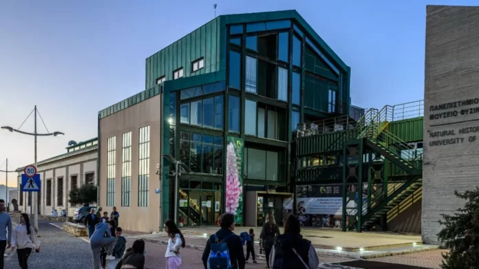 Κρήτη: Απίστευτος βανδαλισμός – Αφόδευσαν στο Μουσείο Φυσικής Ιστορίας