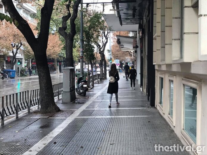 Θεσσαλονίκη: Έκλεψε ρούχα από κατάστημα στην Τσιμισκή και απώθησε αστυνομικό για να ξεφύγει