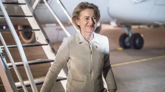 Politico: Οργή από ευρωβουλευτές για τα δωρεάν ταξίδια στελεχών της Ευρωπαϊκής Επιτροπής