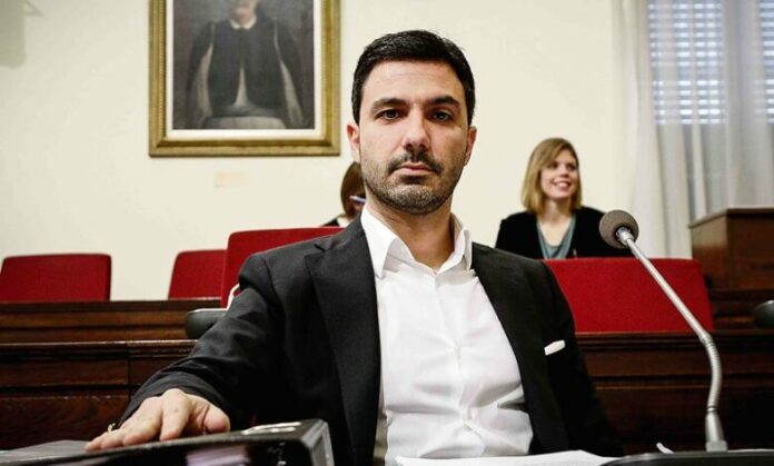 Κατάντια! Η ΝΔ βάζει στα ψηφοδέλτια υπόδικο για κακούργημα σε υποθέσεις του ΚΕΕΛΠΝΟ!