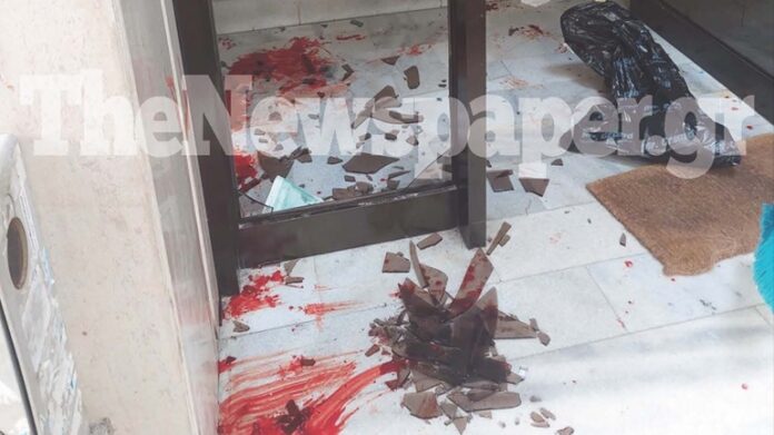 Βόλος: Μεθυσμένος οδηγός τράκαρε δύο αυτοκίνητα και πεζός έπεσε στην τζαμαρία της πολυκατοικίας του