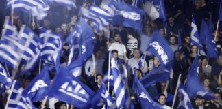 Θεσσαλονίκη: Με χειροκροτήματα και “είσαι και θα είσαι ο πρωθυπουργός” η υποδοχή Μητσοτάκη στο Παλέ