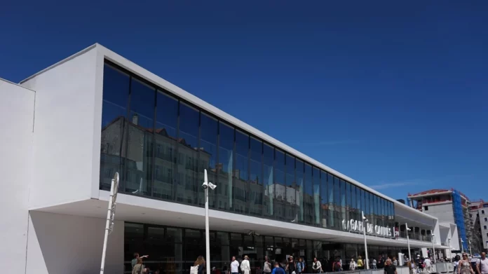 Κάννες: Διαδήλωση κατά της μεταρρύθμισης του συνταξιοδοτικού – Άνδρας υπέστη καρδιακή ανακοπή