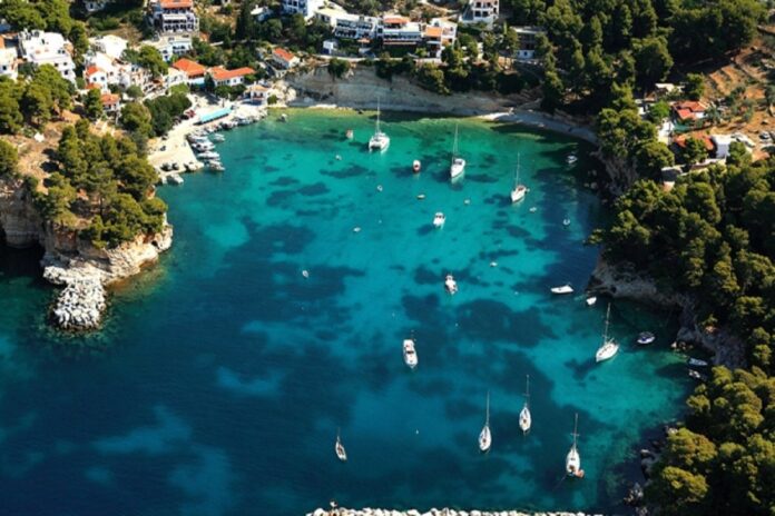 Αλόννησος: Ιταλοί ξεγέλασαν ξενοδόχο και τον “φέσωσαν” με 240.000 ευρώ