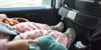 ΗΠΑ: Μέσα σε τέσσερις μέρες τρία μωρά πέθαναν από θερμοπληξία ξεχασμένα μέσα σε αυτοκίνητο