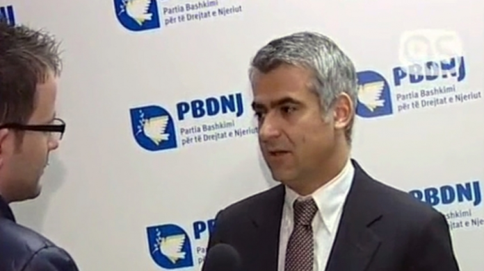 Φρέντι Μπελέρης – «Πλυντήριο» μαύρου χρήματος η Χειμάρρα – Τεράστια συμφέροντα για τον Ράμα και τους πελάτες του, καταγγέλλει ο Βαγγέλης Ντούλες