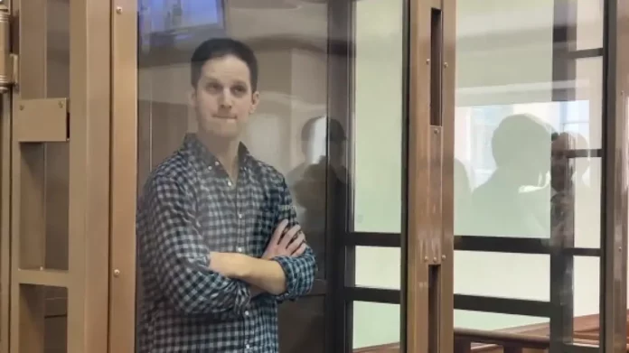 Ρωσία: Η Μόσχα παρέτεινε για 3 μήνες την κράτηση του δημοσιογράφου της WSJ