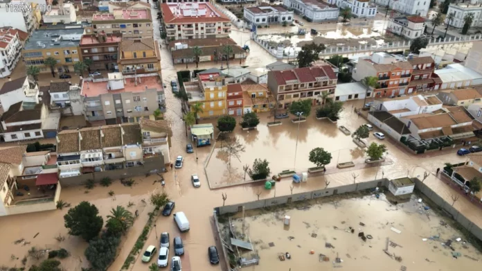 Κακοκαιρία στην Ισπανία: Σε κατάσταση συναγερμού μεγάλο μέρος της χώρας – Καταρρακτώδεις βροχές και πλημμύρες