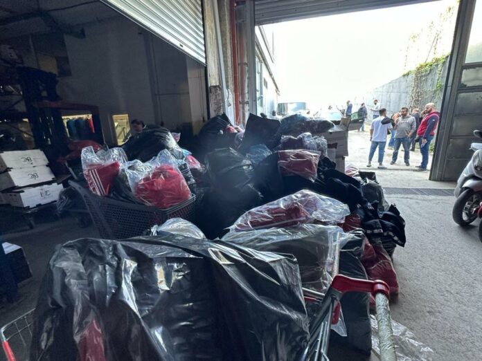 ΔΙΜΕΑ: Πάνω από 200.000 «μαϊμού» προϊόντα σε Ρέντη και Σαλαμίνα – 5 συλλήψεις και πρόστιμο 100.000 ευρώ