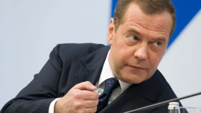 Μεντβέντεφ: Τα δυτικά όπλα που στέλνονται στην Ουκρανία κάνουν πιο πιθανή την «πυρηνική αποκάλυψη»