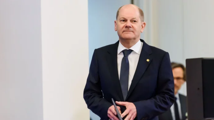 Γερμανία: Ο Σολτς κάλυψε τον Χάμπεκ για σκάνδαλο νεποτισμού στο υπουργείο Οικονομίας