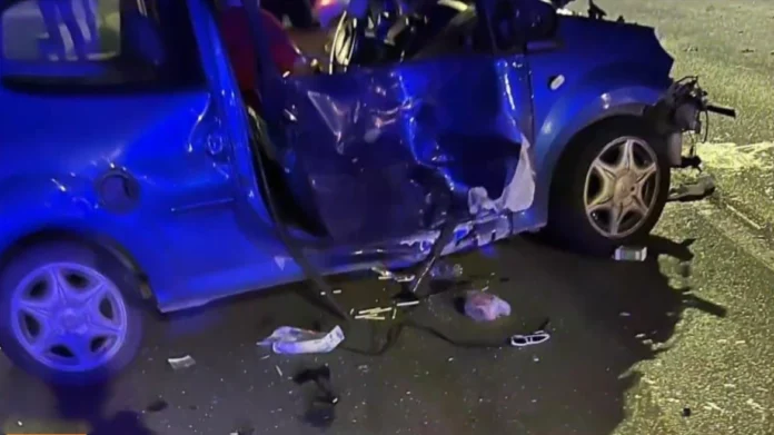 Μετωπική σύγκρουση ΙΧ με μοτοσικλετιστές της ΔΙΑΣ στα Λιόσια – Σε σοβαρή κατάσταση ο ένας