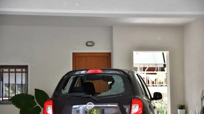 Λάρισα: Μυστήριο με εκρήξεις σε πιλοτή πολυκατοικίας