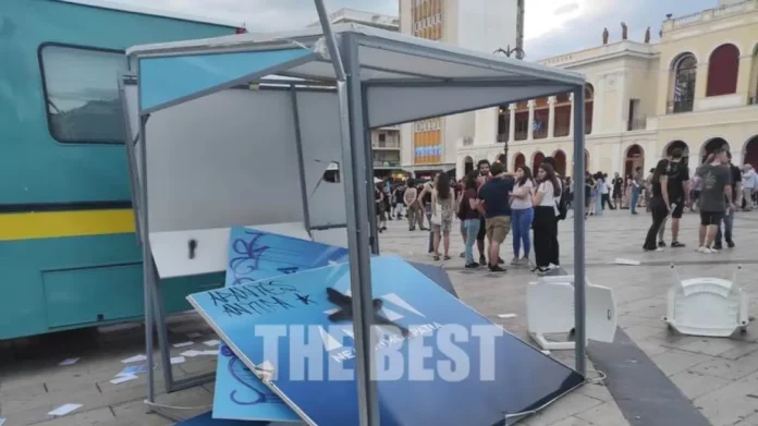 Ναυάγιο στην Πύλο: Συλλαλητήρια στην Πάτρα – Ζημιές σε περίπτερο της ΝΔ