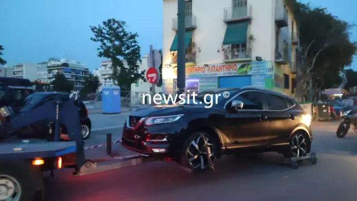 Νέος Κόσμος: «Καθαρά» τα καλάσνικοφ που βρέθηκαν στο κλεμμένο αυτοκίνητο