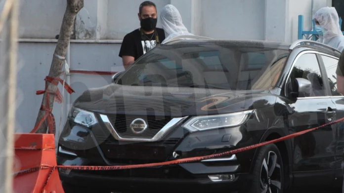 Νέος Κόσμος: Εντοπίστηκε αυτοκίνητο με βαρύ οπλισμό – Καλάσνικοφ, περίστροφα, χειροβομβίδες