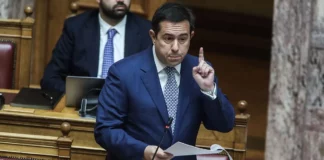 Το πρώτο μήνυμα του Νότη Μηταράκη μετά την «καρατόμησή» του: «Επισκέφτηκα την Πάτμο για να δω την οικογένειά μου»