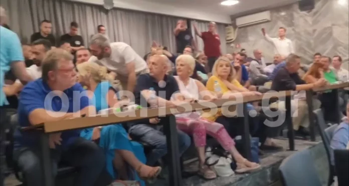 Το «ήθος» του Νταβέλη: Θερμό επεισόδιο στο δημοτικό συμβούλιο της Λάρισας με τον πρόεδρο της ΑΕΛ!