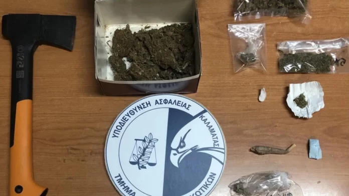 Μεσσηνία: Οκτώ συλλήψεις για ναρκωτικά σε παράνομο κάμπινγκ