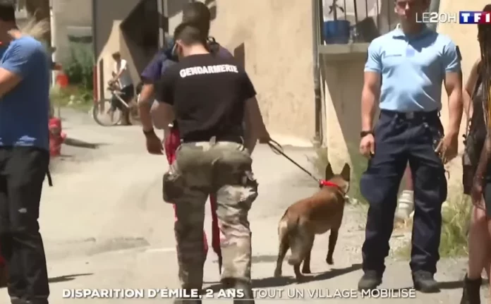 Εξαφανίστηκε 2χρονο αγοράκι από χωριό 25 κατοίκων – Τεράστια έρευνα με σκυλιά, drones και θερμικές κάμερες Εξαφανίστηκε 2χρονο αγοράκι από χωριό 25 κατοίκων – Τεράστια έρευνα με σκυλιά, drones και θερμικές κάμερες