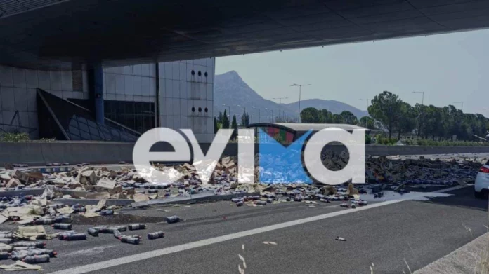 Άνοιξε η Ν.Ε.Ο Αθηνών – Λαμίας μετά από τροχαίο με δύο νταλίκες – Γέμισε ο δρόμος χλωρίνες