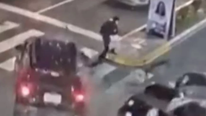 Αργεντινή: Γυναίκα σώθηκε «από θαύμα», ήταν ανάμεσα σε δύο ΙΧ που συγκρούστηκαν – Δείτε βίντεο