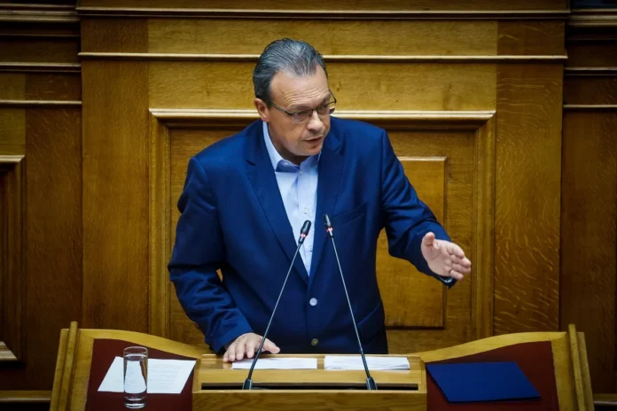 Φάμελλος: Μηνύματα στο ΠΑΣΟΚ για φλερτ με ΝΔ στο άρθρο 16 – Επίθεση σε Φλωρίδη για τις ασυλίες τραπεζιτών
