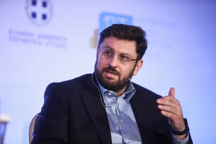 Ζαχαριάδης: Ολόκληρος ιππικός όμιλος της ΝΔ στο ΠΑΣΟΚ!