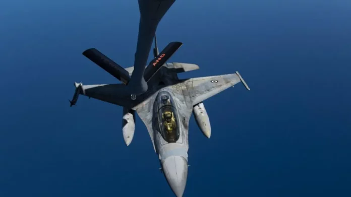 Πόλεμος στην Ουκρανία: Ουκρανοί πιλότοι είναι έτοιμοι να αναχωρήσουν για να εκπαιδευθούν στα μαχητικά F-16