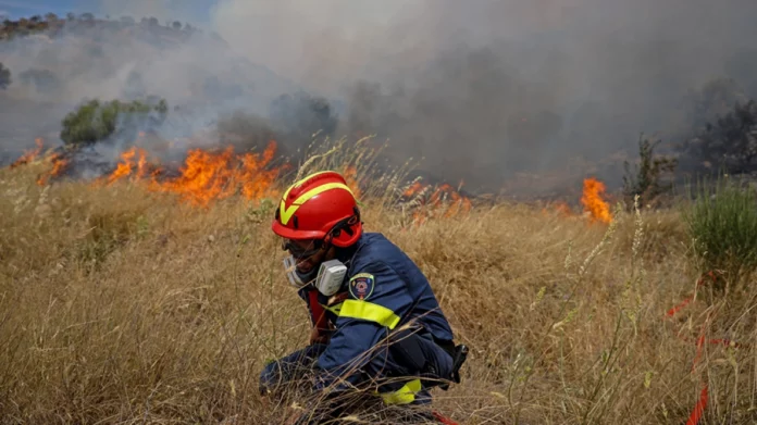 Φωτιά στη Βόλβη Θεσσαλονίκης – Μεγάλη κινητοποίηση της Πυροσβεστικής, έκλεισε η Εγνατία Οδός