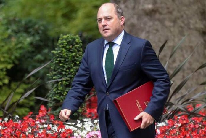 Βρετανία: Αποχωρεί ο υπ. Άμυνας Γουάλας από την κυβέρνηση στον επόμενο ανασχηματισμό – Δεν θα είναι υποψήφιος στις εκλογές