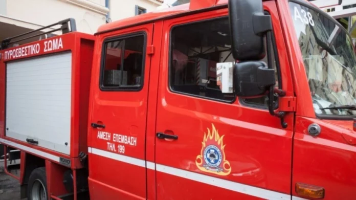 Θεσσαλονίκη: Φωτιά σε τουριστικό λεωφορείο – Σώοι οδηγός και επιβάτες