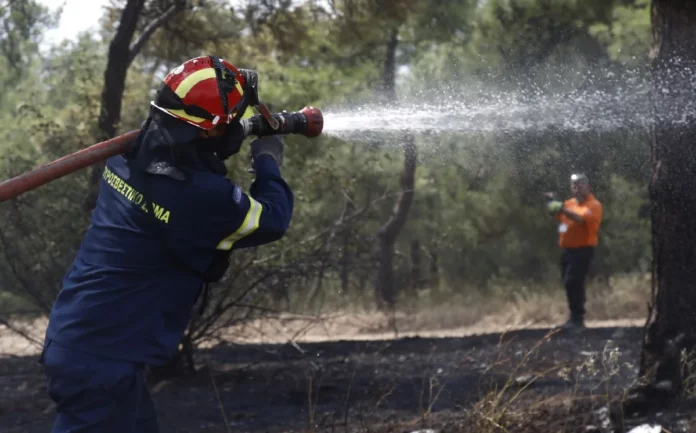 Θεσσαλονίκη: Φωτιά σε ανακυκλώσιμα υλικά στην εξωτερική Περιφερειακή Οδό