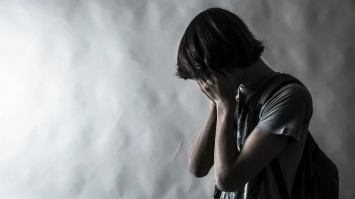 Βόλος: Ανατριχίλα με ανήλικους που έγδυσαν και βιντεοσκοπούσαν παιδί με ειδικές ανάγκες