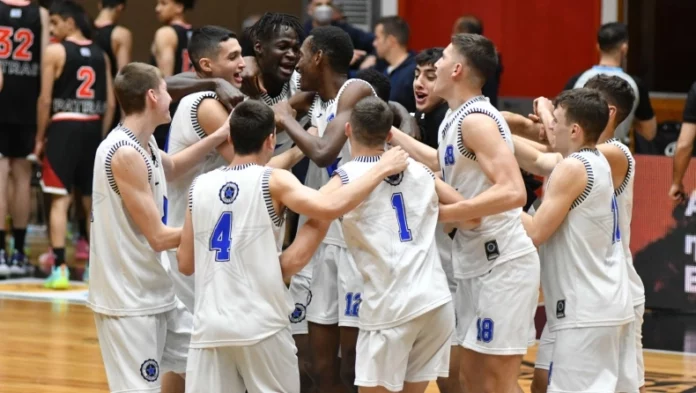 Ιταλία: Xειροπέδες σε προπονητή του μπάσκετ ο οποίος κατηγορείται για βιασμό ανήλικου αγοριού Ιταλία: Xειροπέδες σε προπονητή του μπάσκετ ο οποίος κατηγορείται για βιασμό ανήλικου αγοριού