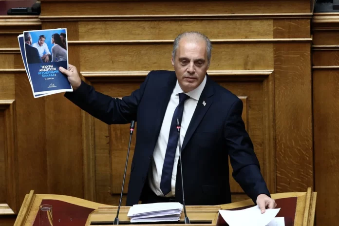 O Βελόπουλος ισοπέδωσε τον Μητσοτάκη: Φέρατε copy paste τις προγραμματικές του 2019