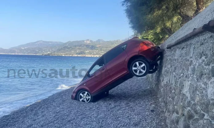 Έπεσε με τα… μούτρα του ΙΧ στην παραλία (+video)
